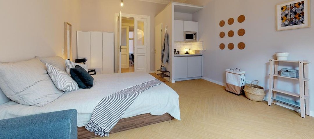 Studio in einem Colonies in Berlin: Im Schnitt bleiben die Mieter rund ein Jahr. Ein Zimmer kann innerhalb von 24 Stunden angemietet werden. Der Mindestaufenthalt beträgt sechs Monate, in Frankreich nur einen Monat. Vor Ort gibt es immer einen Residenzma Studio in einem Colonies in Berlin: Im Schnitt bleiben die Mieter rund ein Jahr. Ein Zimmer kann innerhalb von 24 Stunden angemietet werden. Der Mindestaufenthalt beträgt sechs Monate, in Frankreich nur einen Monat. Vor Ort gibt es immer einen Residenzmanager. © Colonies