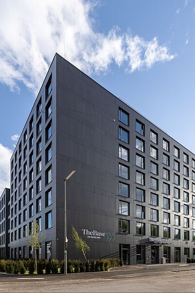 Das The Base Munich ist mit 154 Einheiten in einem Haus deutlich kleiner als das Berliner The Base One. © The Base / ABeetz