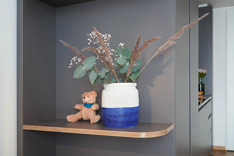 Detailansicht mit Steiff-Teddy © The Flag Detailansicht mit Steiff-Teddy © The Flag