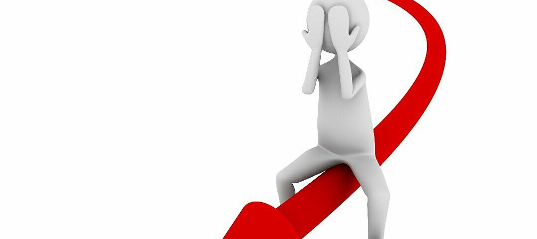 Wieder stabiler, aber keine Trendwende, so ist der aktuelle Tenor der GfK-Konsumklimastudie. © iStock.com_hohojirozame roter Abwärtspfeil