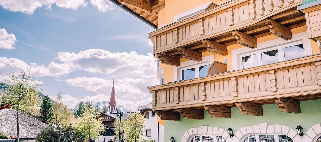 Mit ein bisschen Henri ist das erste Henri Country House diese Woche in Seefeld gestartet. Nächstes Jahr erfolgt die Renovierung und der Anbau. © DSR / Henri