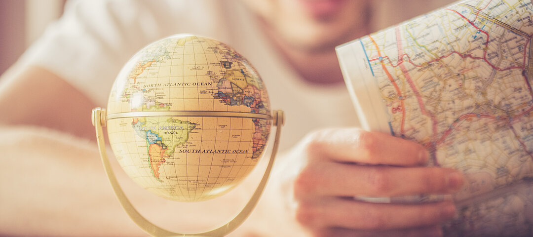 Wer trifft wie Reiseentscheidungen 2023, plant sie und nutzt welche Technologien? Die Studie "Traveler Tribes 2033" liefert Anhalltspunkte. © stock.adobe.com_Patrick Daxenbichler