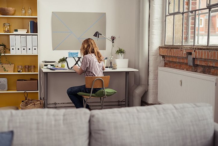 Nach zwei Jahren weitgehendem Online-Studium sind nun die Mieten von Studentenwohnungen spürbar gestiegen. © stock.adobe.com_contrastwerkstatt