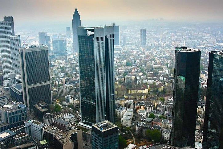 Skyline von Frankfurt am Main © stock.adobe.com_Raimundas