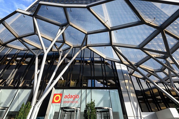 Außenansicht des Aparthotel Adagio Frankfurt City Messe © Adagio