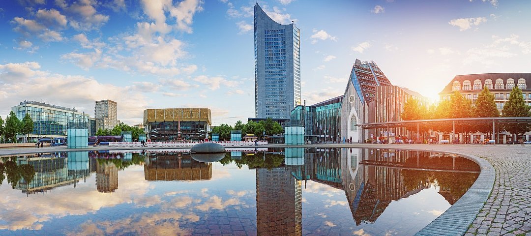 Leipzig ist vor der Pandemie mit am stärksten in Deutschland in seinem Serviced-Apartment-Angebot gewachsen. Wie wird die Stadt nach der Pandemie weiter performen? © stock.adobe.com_Igor Panorama-Ansicht der Stadt Leipzig bei Sonnenuntergang