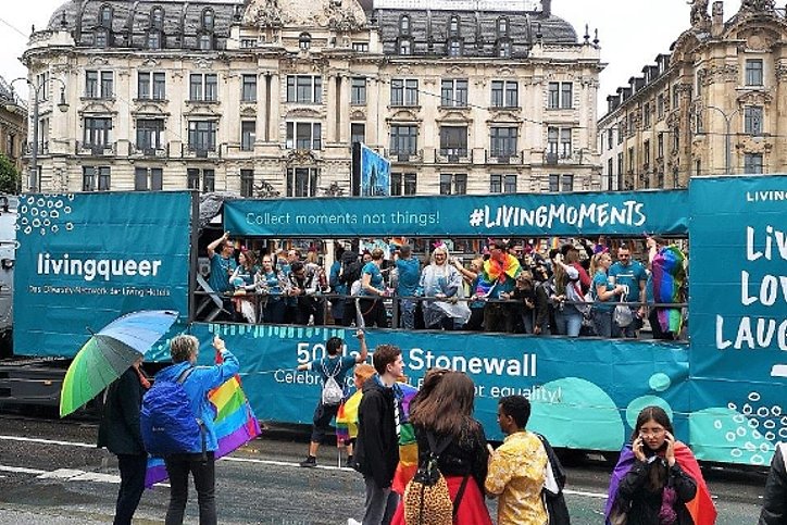 Mitarbeiter der Living Hotels auf dem CSD in München © Living Hotels