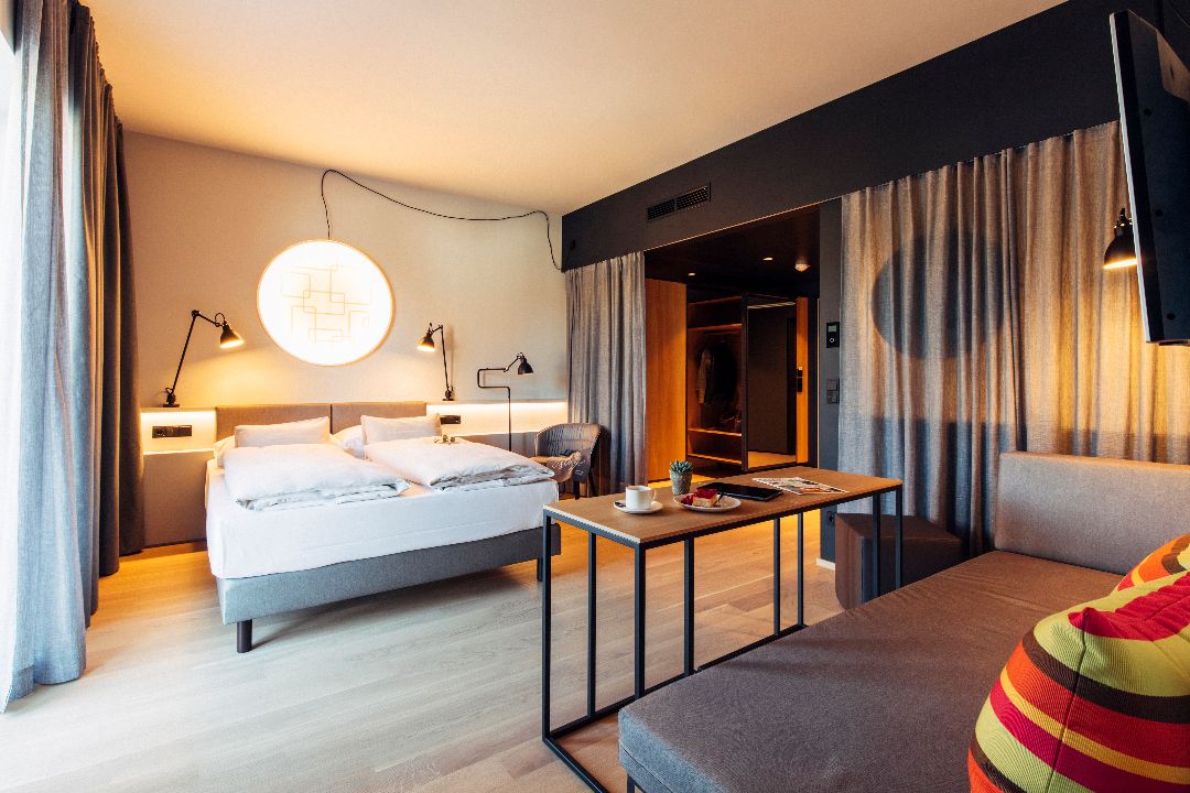 Die 116 Studios und Apartments verfügen ab der zweiten Kategorie auch über Kitchenetten © harry’s home hotels & apartments/Daniel Zangerl